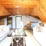 Turkuaz 4*